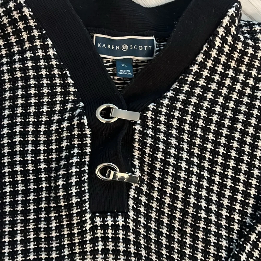 Karen Scott Sweater new with out tag. - Picture 2 of 2